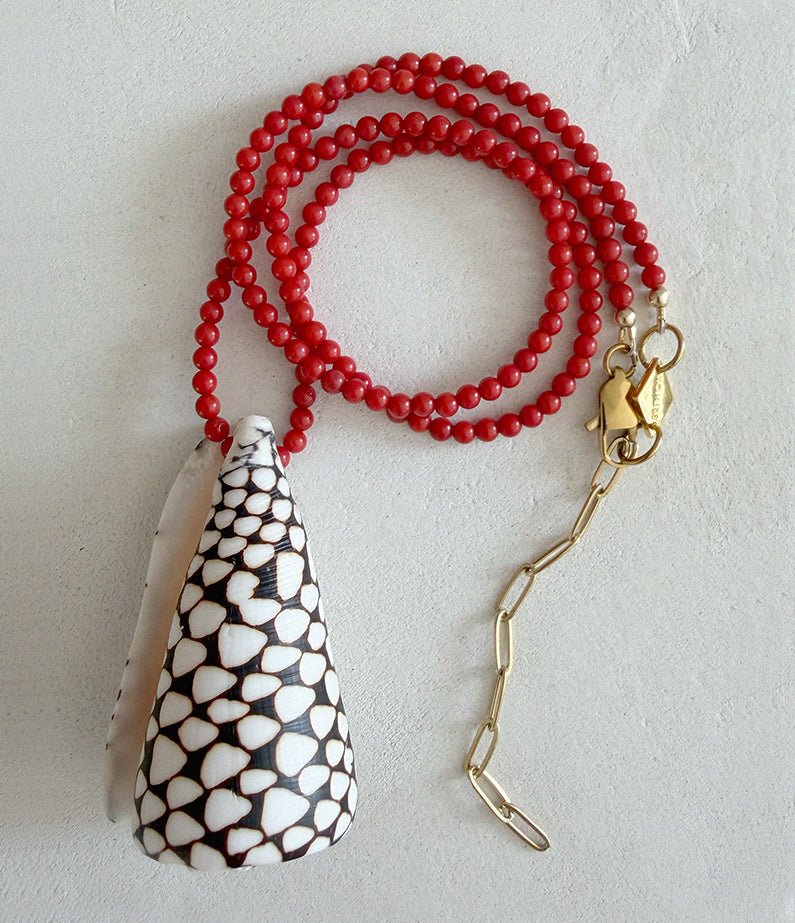 Briwok x hencla Black Conus Necklace