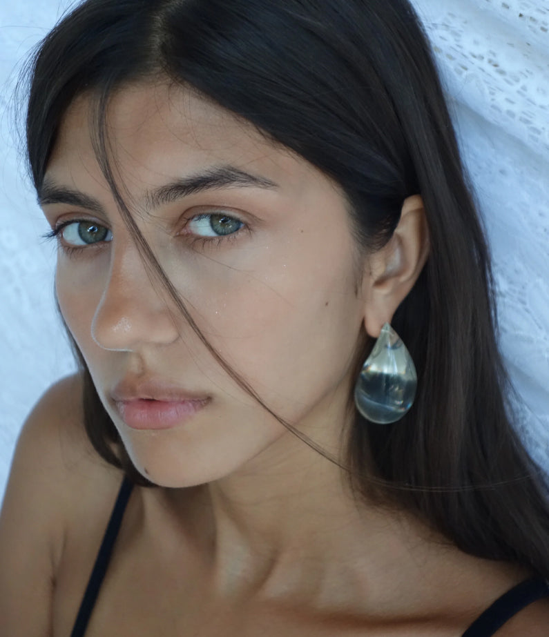 Clear earrings by Mais x Frida