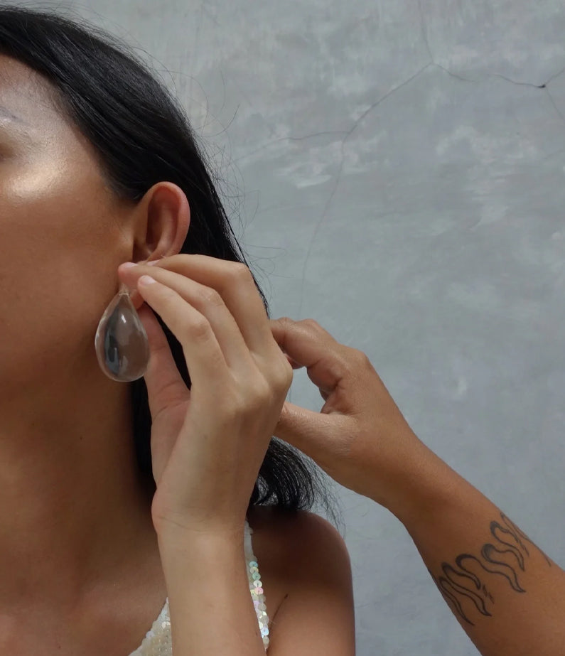 Clear earrings by Mais x Frida