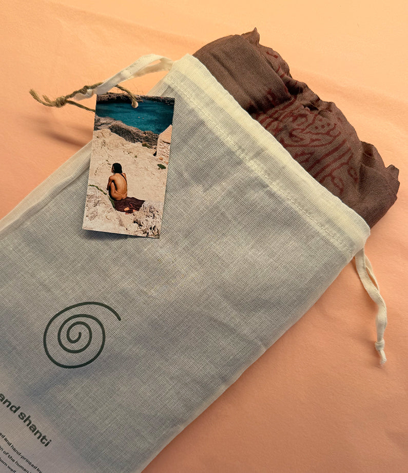 Snakes and Shanti OM Sarong – Cocoa