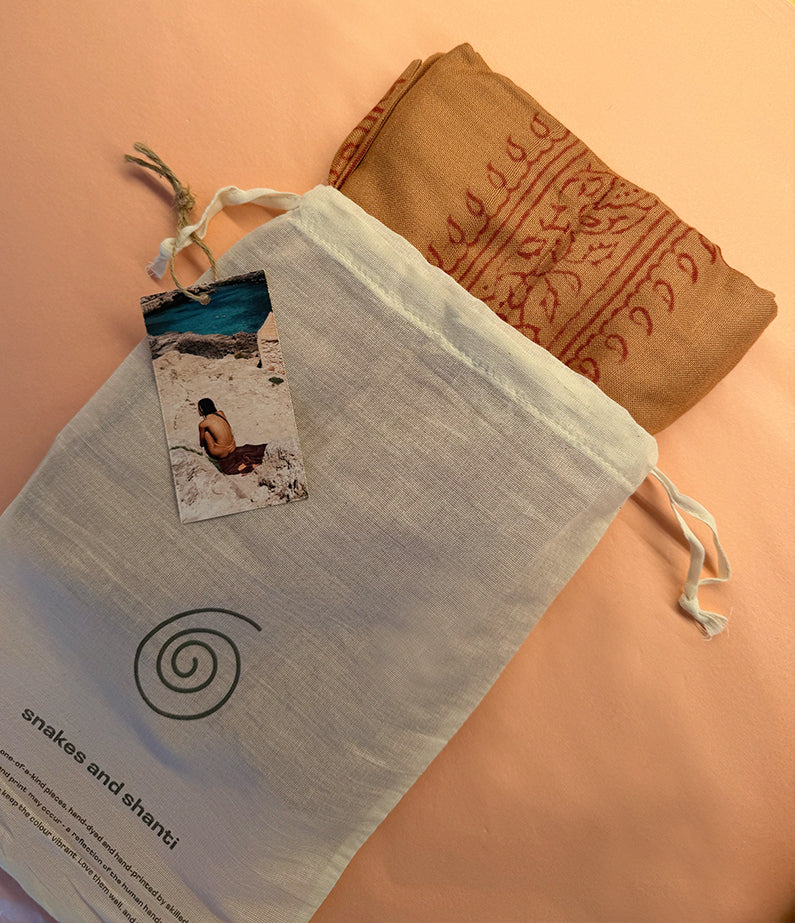 Snakes and Shanti OM Sarong – Sand