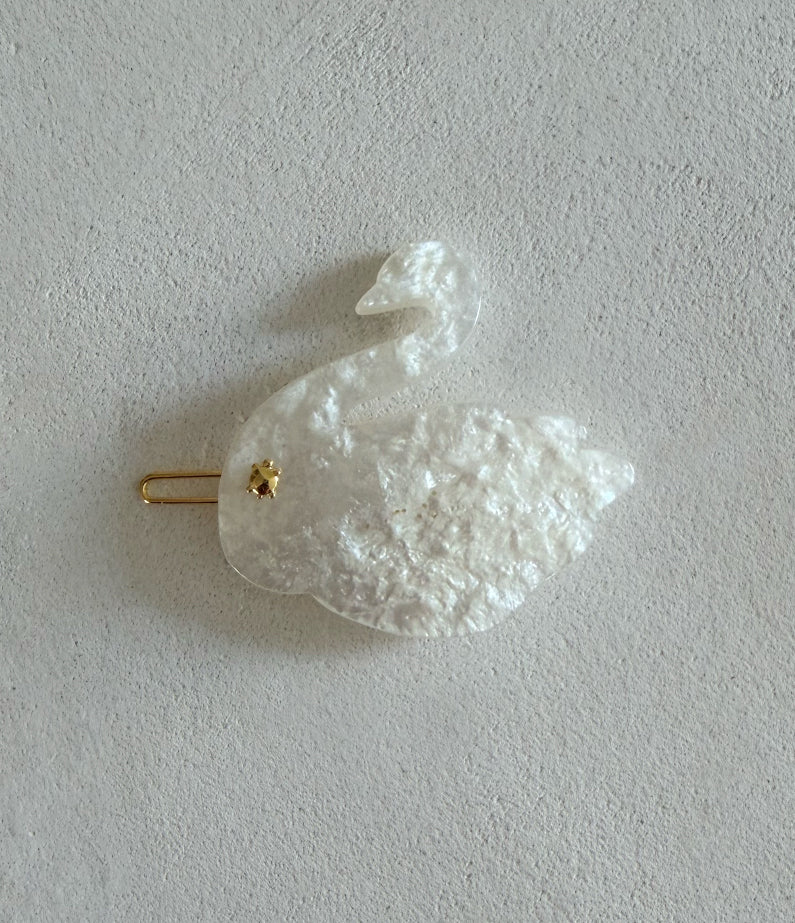 Turtle Story Swan Clip - Pearly White
