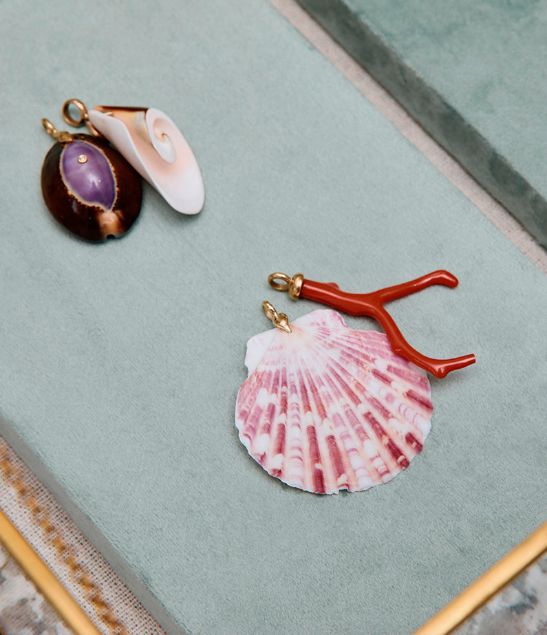 TRØVE Monika Ruggerino x hencla Fan Shell Charm