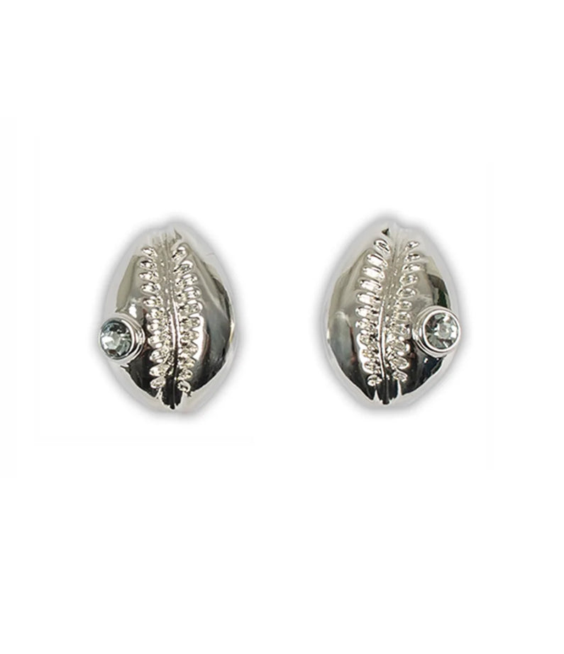 Cowrie silver earrings by briwok
