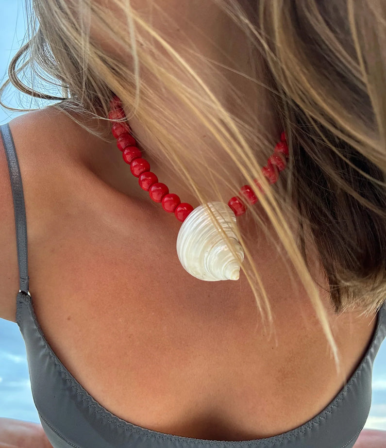 emma shell necklace by briwok - red