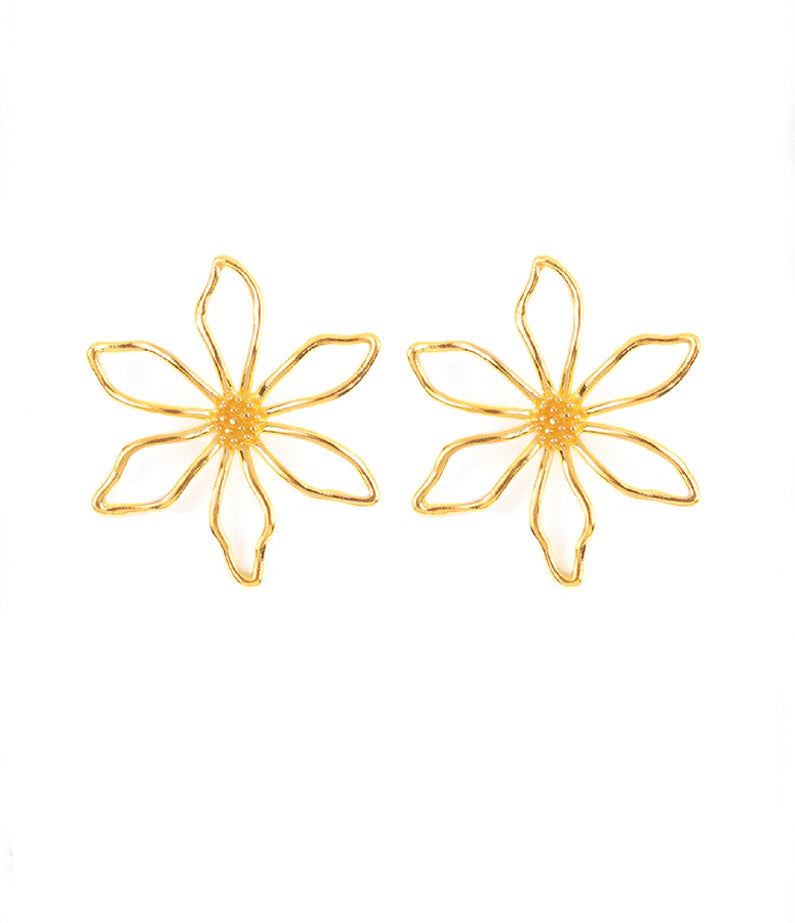Gumamela earrings gold by Mais x Frida