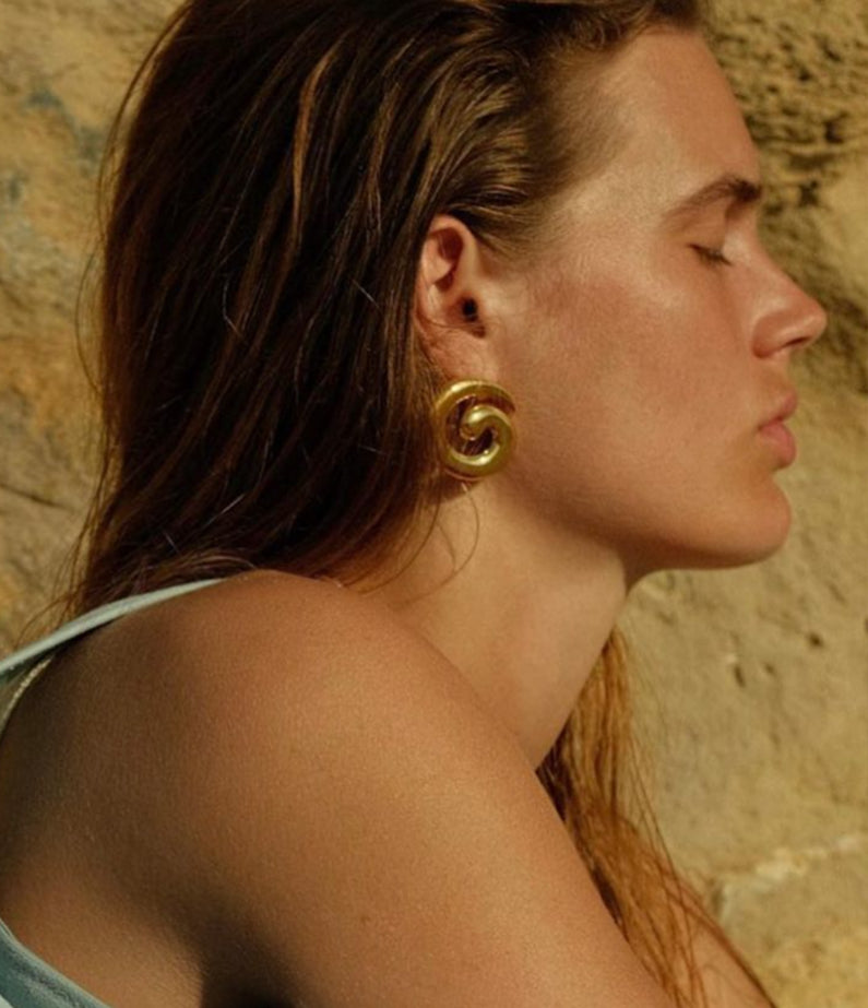 swirl gold earrings by briwok