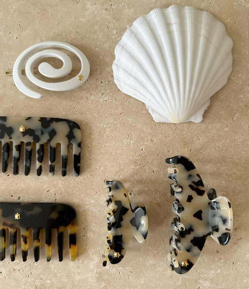 Turtle Story Medusa Hair Small Jaw - Tokyo Light