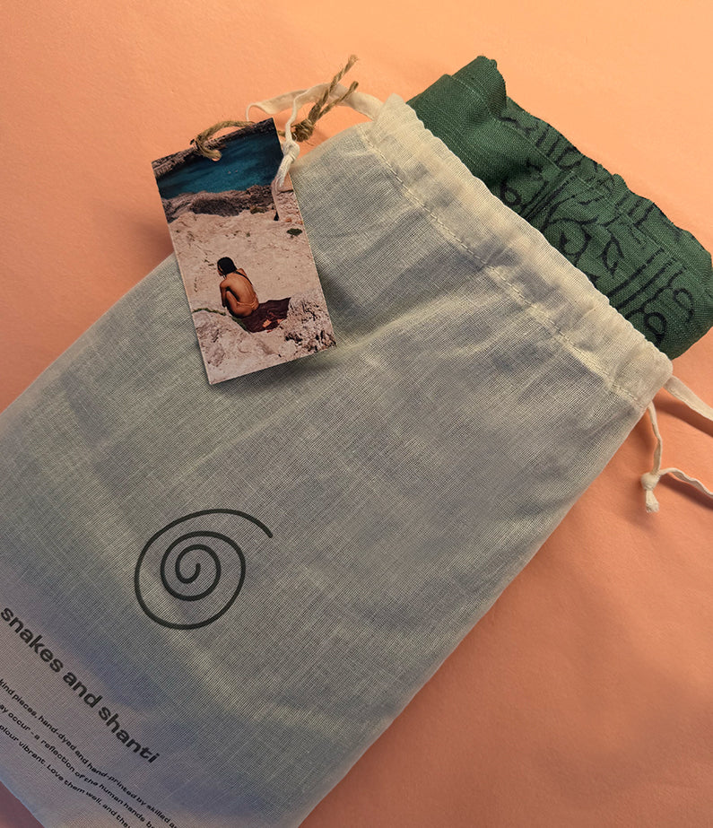 Snakes and Shanti OM Sarong – Kale
