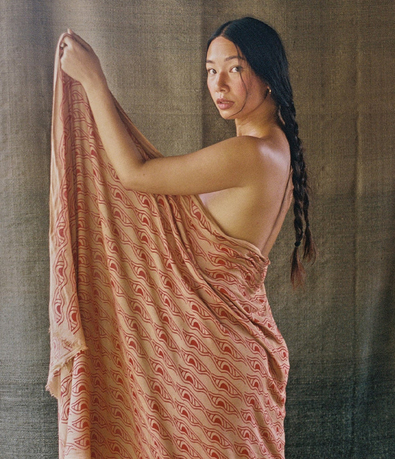 Snakes and Shanti Eye Sarong – Sand