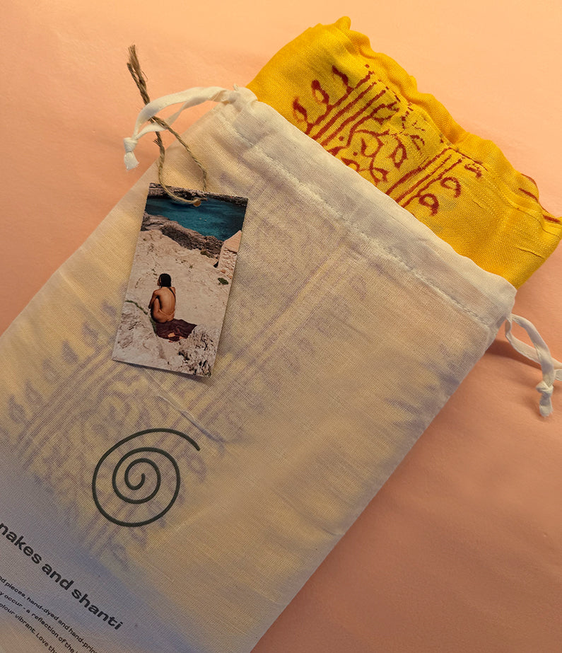 Snakes and Shanti OM Sarong – Lemon
