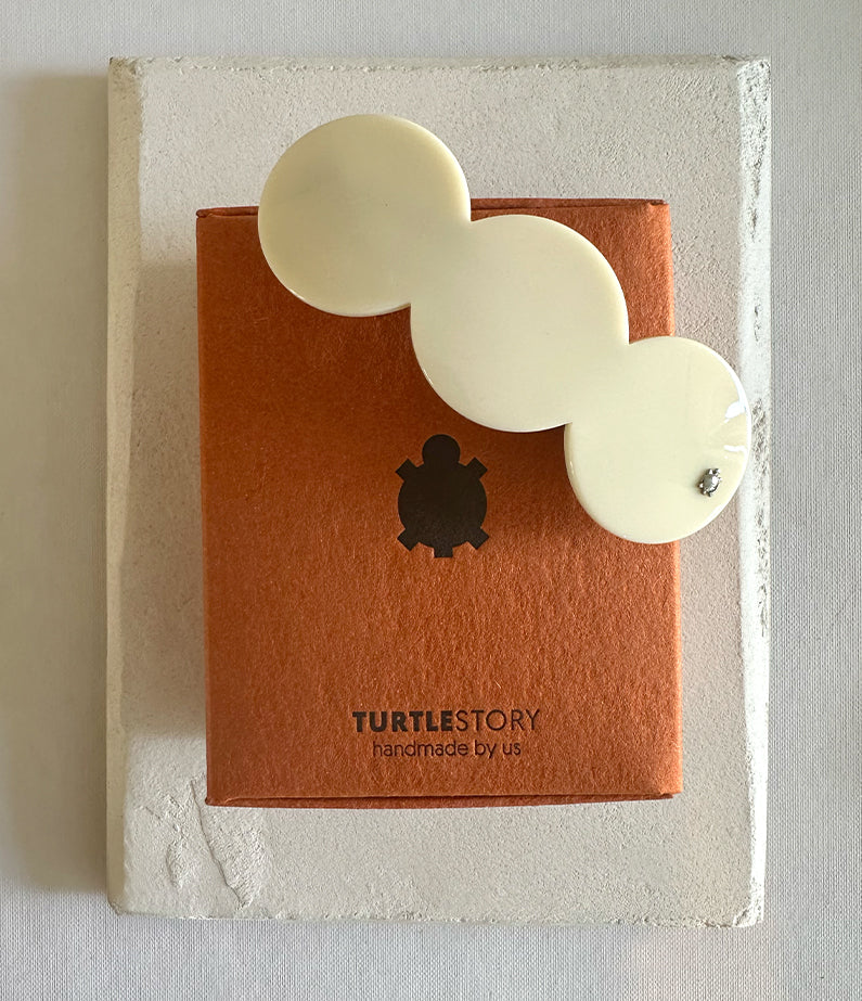 Turtle Story Triplet Barrette - Cream