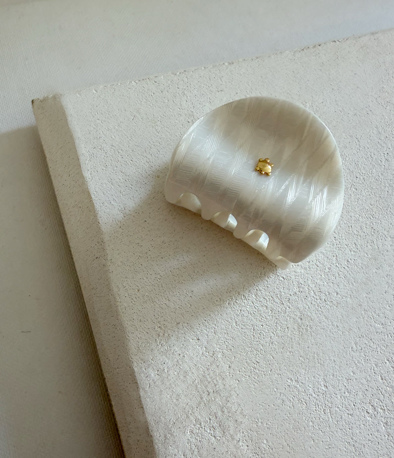 Adorable Claw - Pearly Cream
