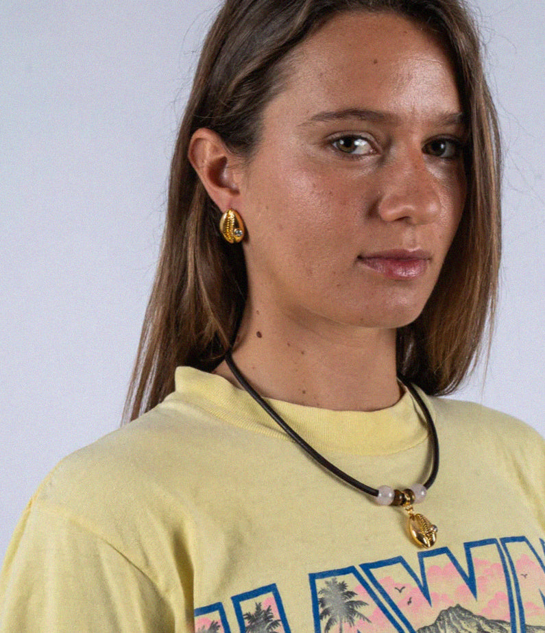 Cowrie Gold earrings by briwok