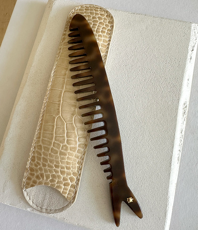 Turtle Story Sardine Comb - Sepia