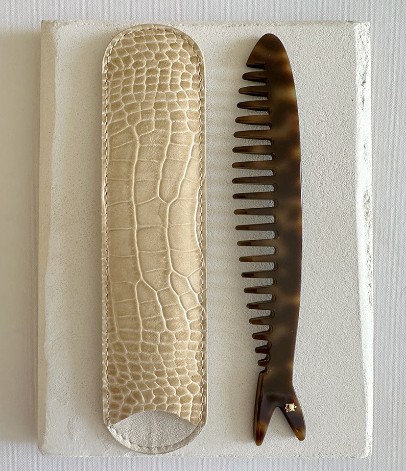 Turtle Story Sardine Comb - Sepia