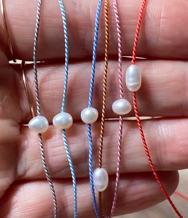 Athena + Co Forget Me Knot Bracelet (rice pearl)