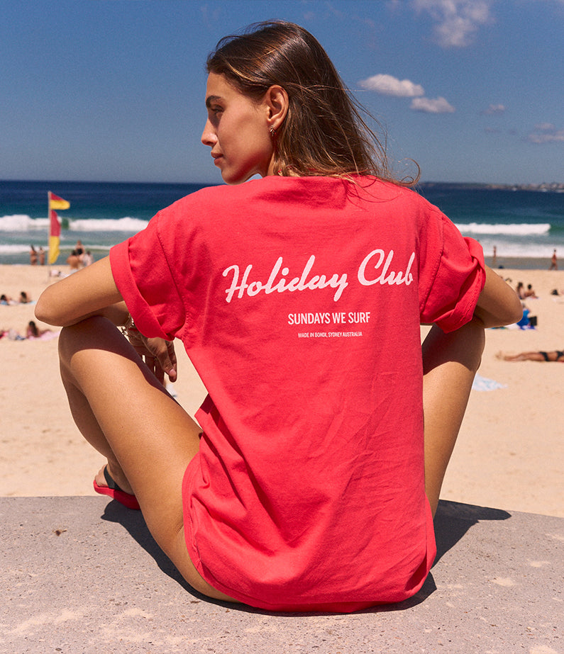 Holiday Club by hencla t-shirt - Paprika