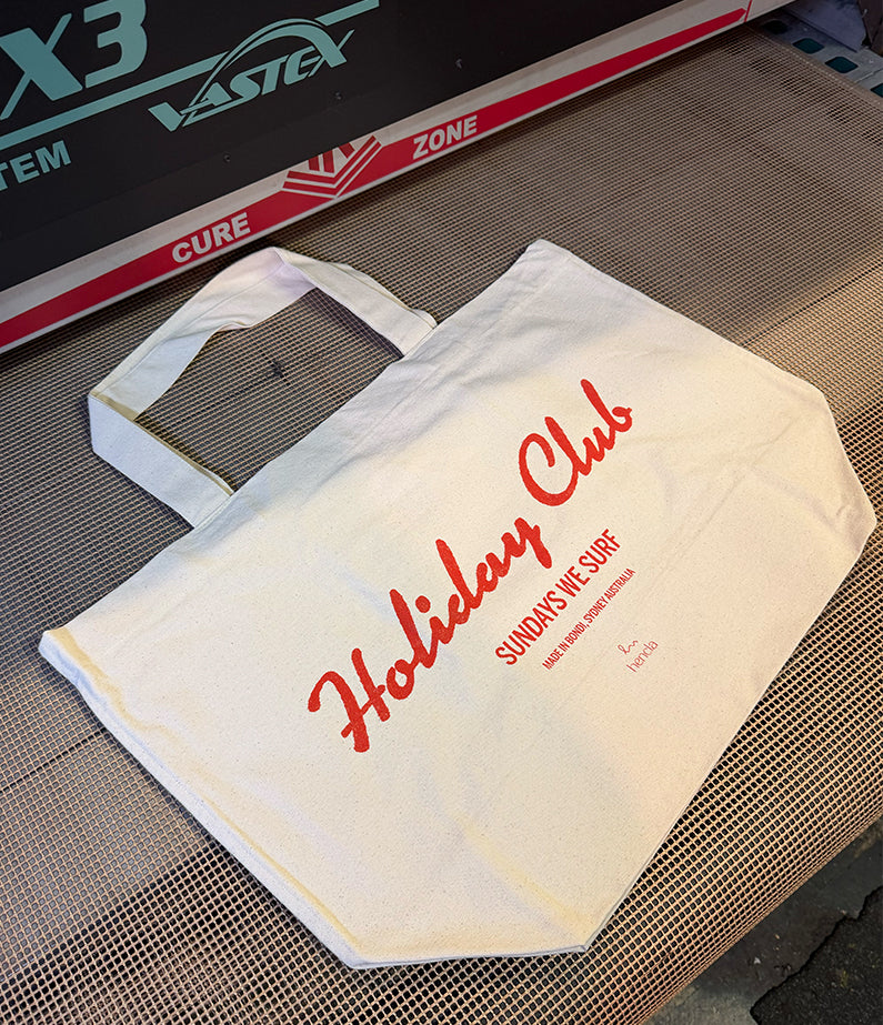 Holiday Club by hencla tote / beach bag – Red