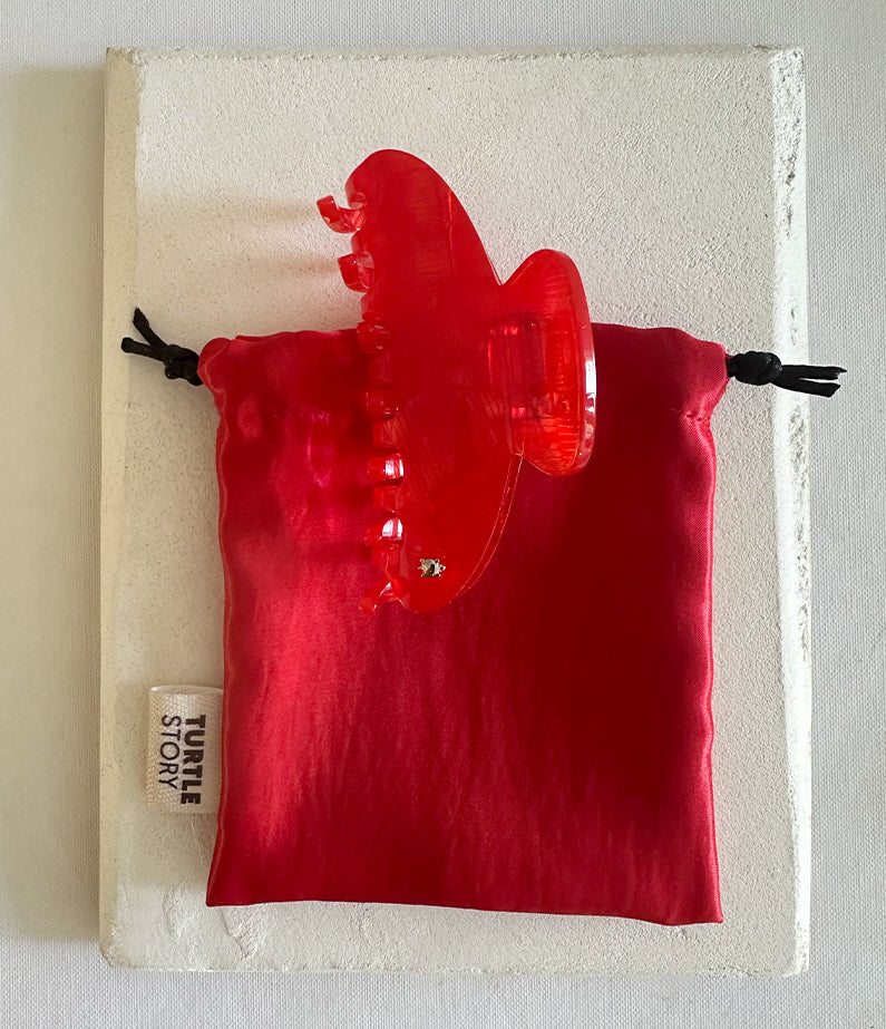 Turtle Story Iconic Hair Medium Jaw - Cherry Marmalade