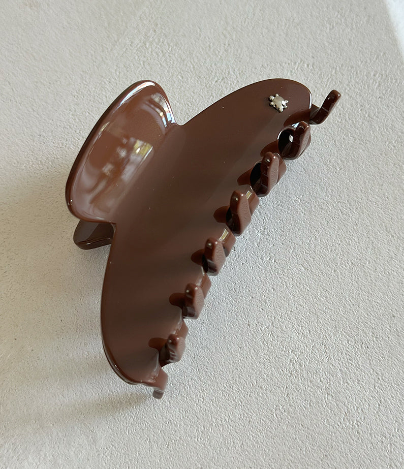 Turtle Story Iconic Hair Medium Jaw - Chocolate