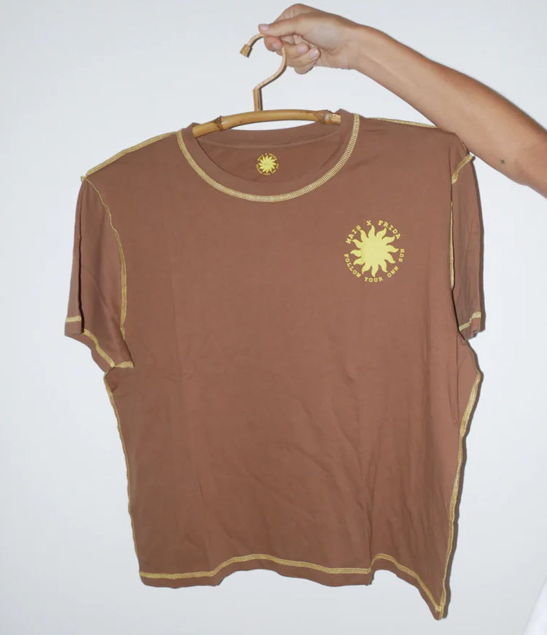 mais x frida 'follow your own sun' tee – banana